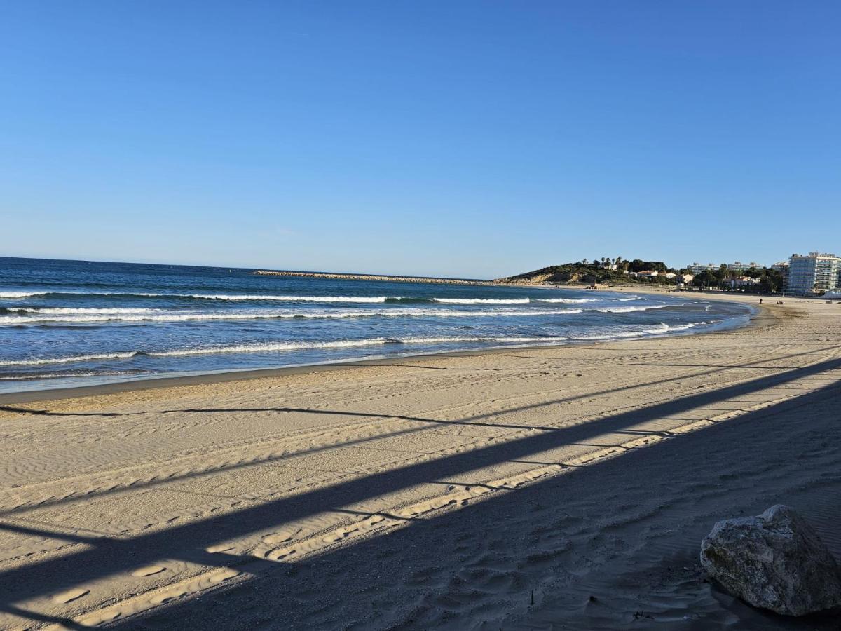 Aqua - A 250m Playa Apartment La Pineda