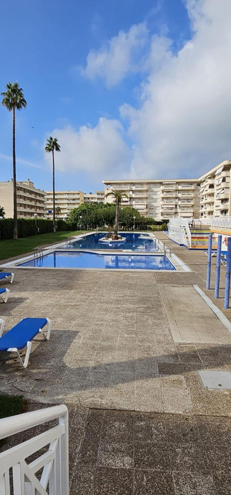 Aqua - A 250m Playa Apartment La Pineda